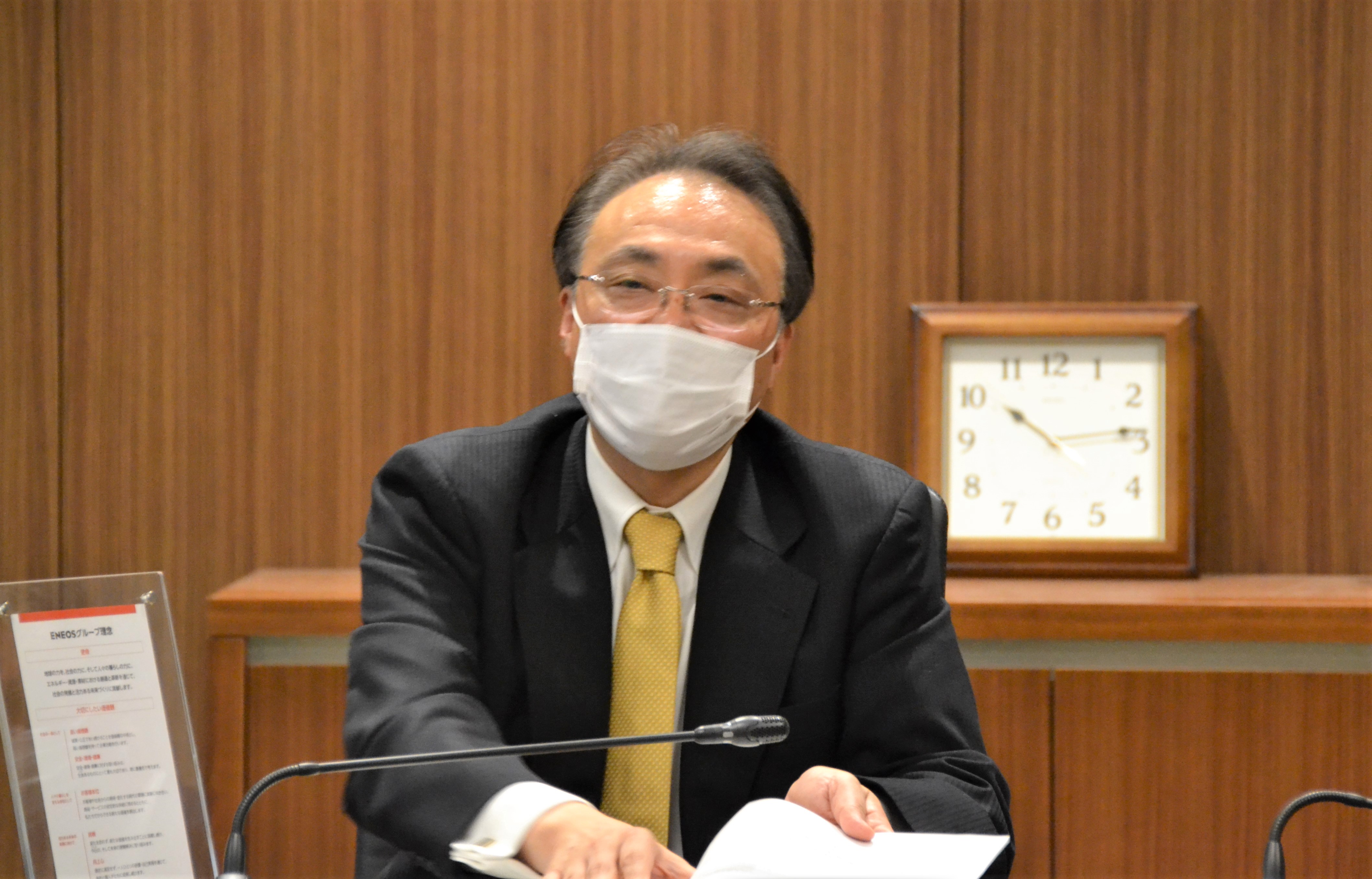 祝辞を述べる中原社長
